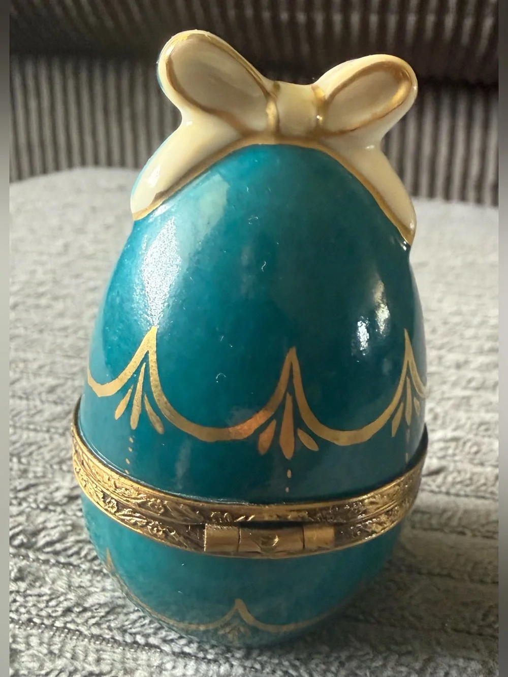 VTG Handpainted Limoges Teal Floral Egg Jewelry Trinket Box Gold Accents Bow